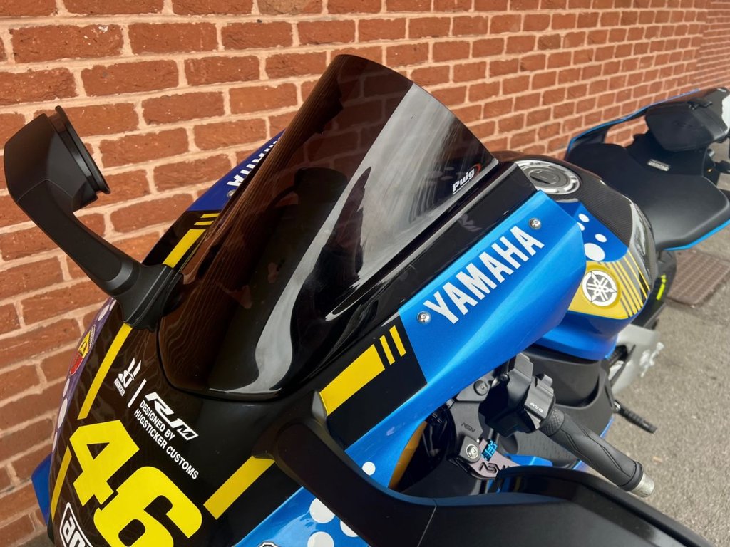 USED 2015 15 YAMAHA R1M YZF // R1M 15 // 1000cc // AGV Rossi Shark Edition // Px swap 