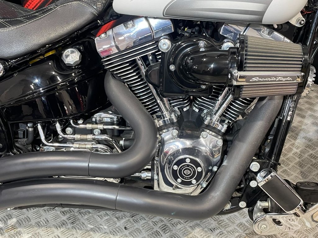 HarleyDavidson Softail Fxsb Breakout 1690cc Air Ride Suspension