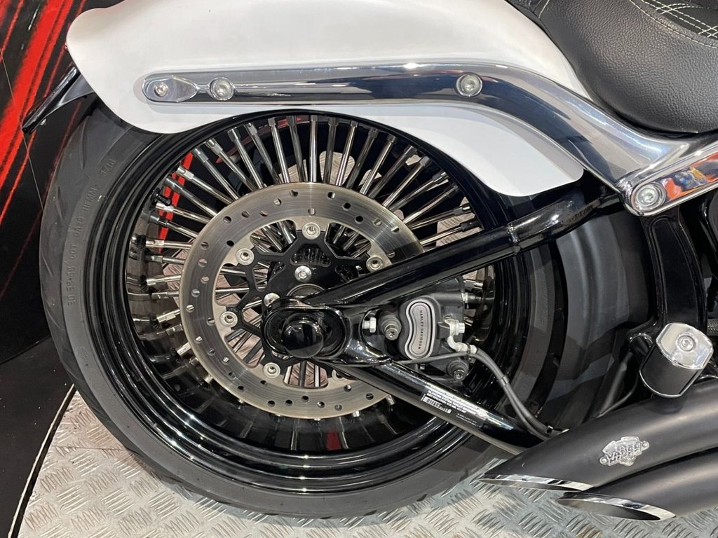 HarleyDavidson Softail Fxsb Breakout 1690cc Air Ride Suspension