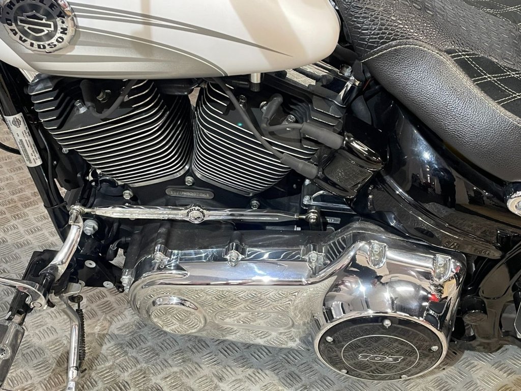 HarleyDavidson Softail Fxsb Breakout 1690cc Air Ride Suspension