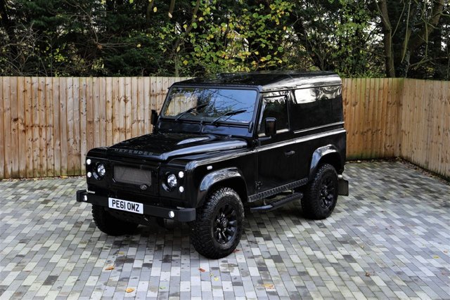 2011 61 Land Rover Defender 2.4 90 TD HARD TOP 2d 121 BHP