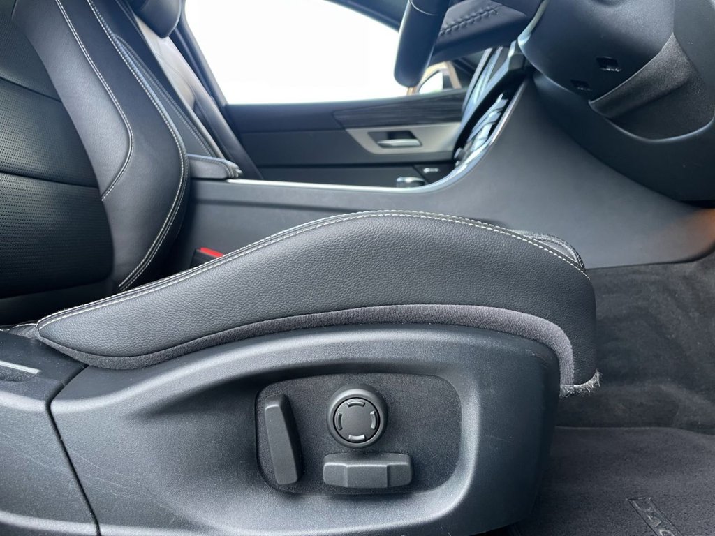 USED 2018 18 JAGUAR XF 3.0 D V6 S 4d 296 BHP 
