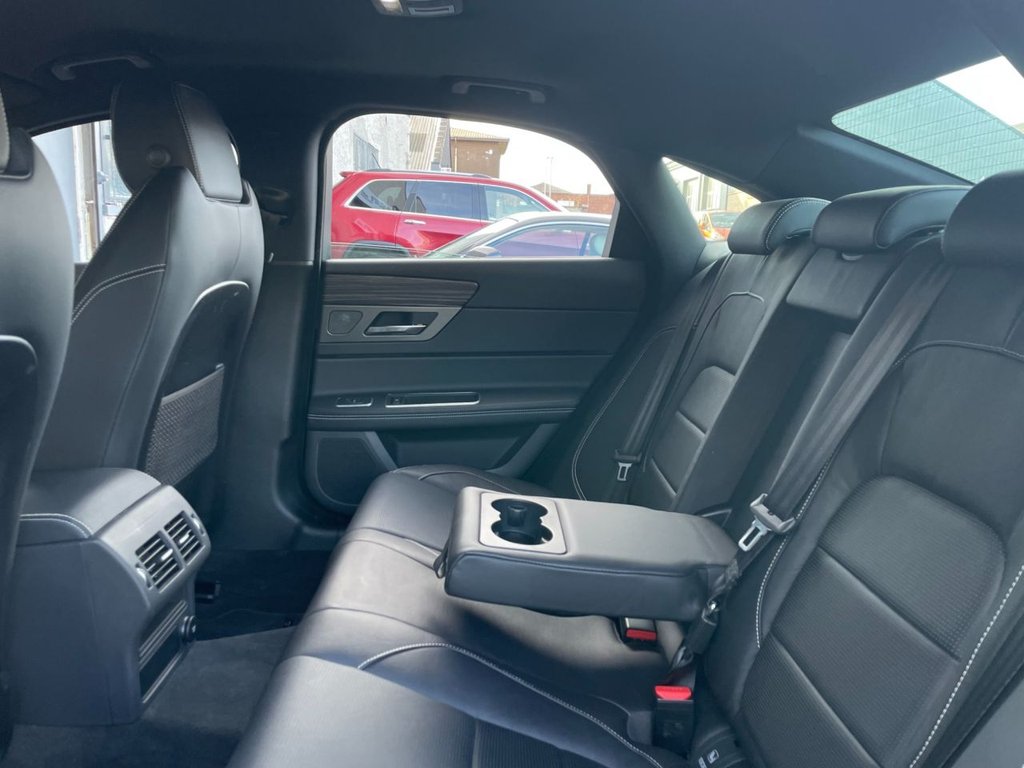 USED 2018 18 JAGUAR XF 3.0 D V6 S 4d 296 BHP 