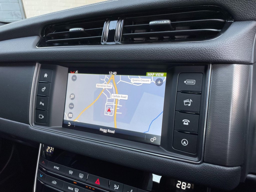 USED 2018 18 JAGUAR XF 3.0 D V6 S 4d 296 BHP 