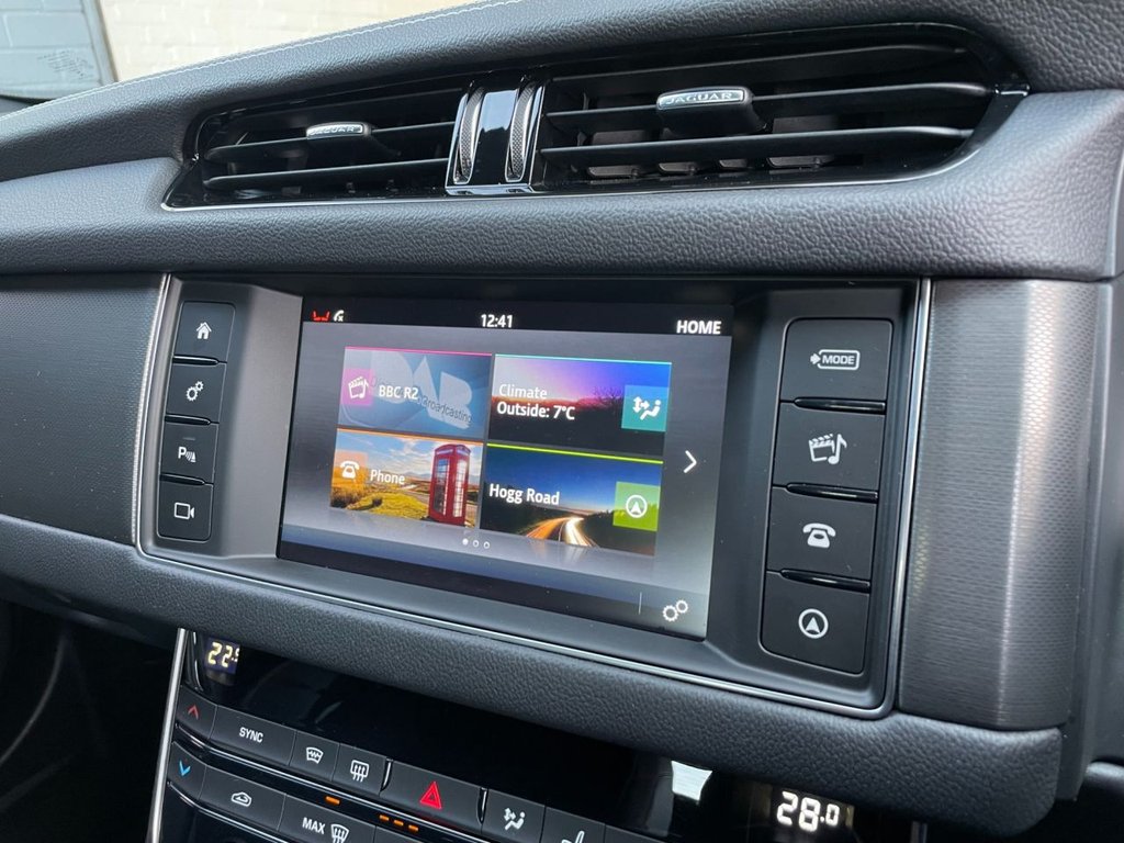 USED 2018 18 JAGUAR XF 3.0 D V6 S 4d 296 BHP 