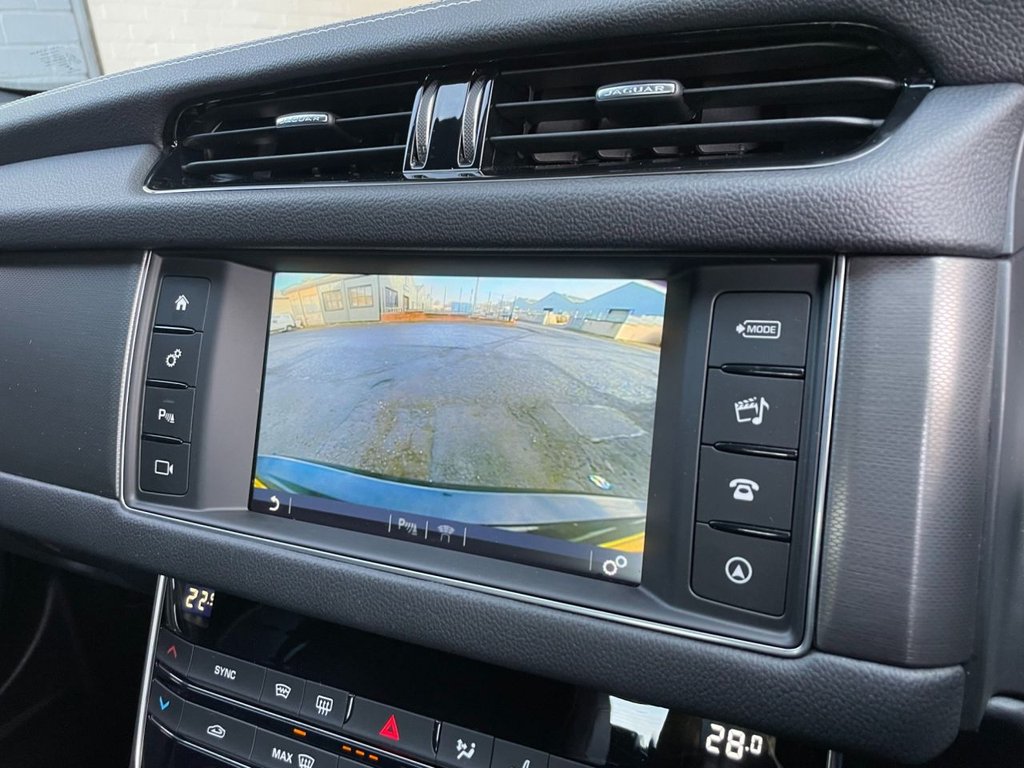 USED 2018 18 JAGUAR XF 3.0 D V6 S 4d 296 BHP 