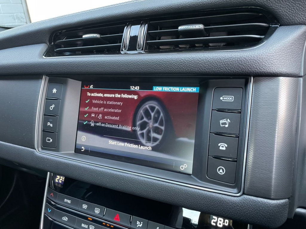 USED 2018 18 JAGUAR XF 3.0 D V6 S 4d 296 BHP 