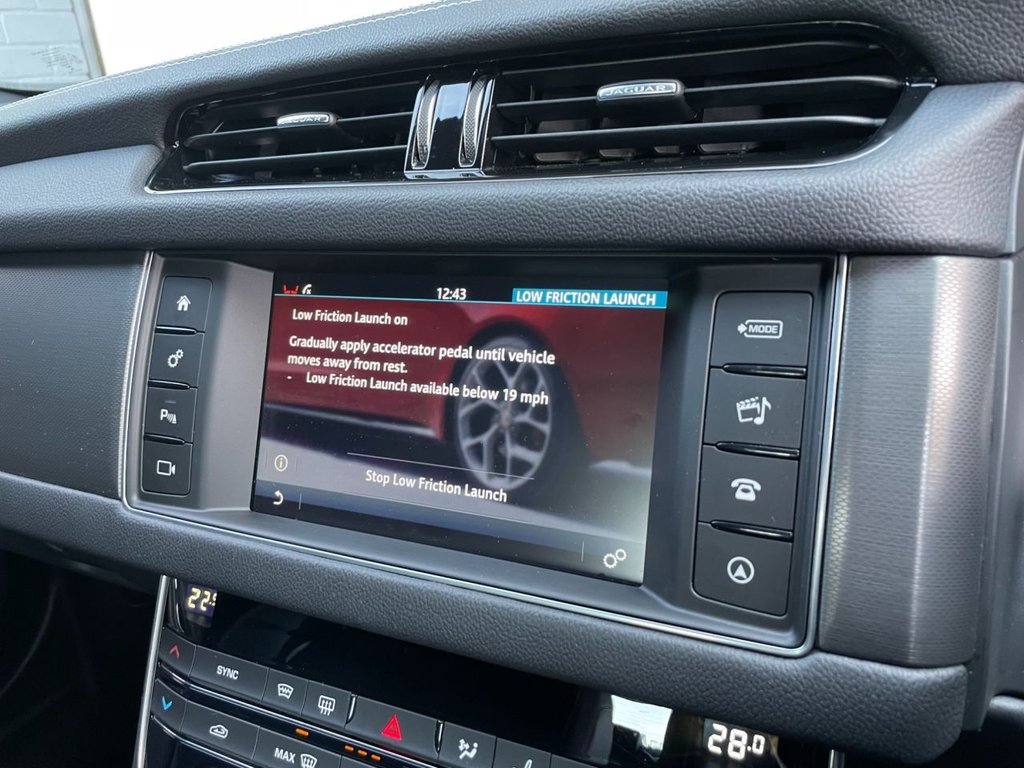 USED 2018 18 JAGUAR XF 3.0 D V6 S 4d 296 BHP 