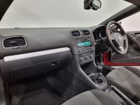 USED 2013 13 VOLKSWAGEN GOLF 1.6 SE TDI BLUEMOTION TECHNOLOGY 2d 104 BHP Stylish Convertible