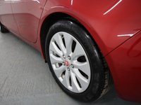 USED 2016 66 JAGUAR XE 2.0 PRESTIGE 4d 161 BHP GREAT COLOUR COMBINATION WITH GENUINE LOW MILES