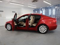 USED 2016 66 JAGUAR XE 2.0 PRESTIGE 4d 161 BHP GREAT COLOUR COMBINATION WITH GENUINE LOW MILES