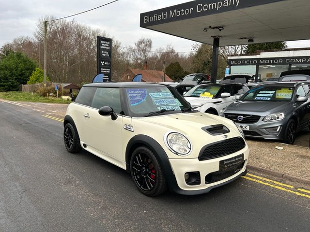 2010 MINI HATCH JOHN COOPER WORKS - Photo 3