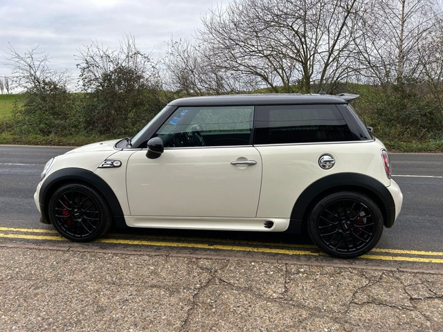 2010 MINI HATCH JOHN COOPER WORKS - Photo 8