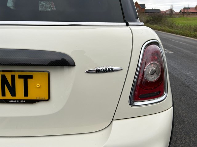 2010 MINI HATCH JOHN COOPER WORKS - Photo 10