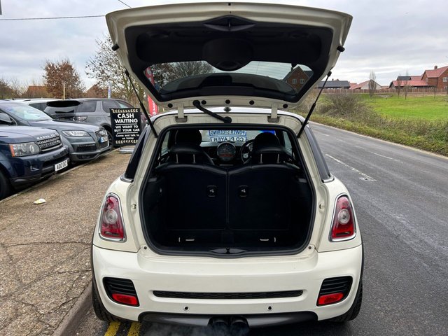 2010 MINI HATCH JOHN COOPER WORKS - Photo 11