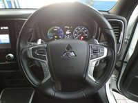 USED 2019 69 MITSUBISHI OUTLANDER 2.4 PHEV DYNAMIC SAFETY 5d 222 BHP APP BASED SAT NAV LEATHER CAMERA VAT Q CAZ ULEZ COMPLIANT MITSUBISHI WARRANTY DEC 2024