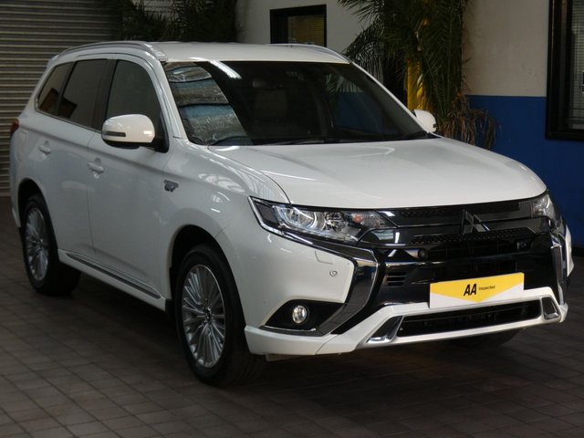 2019 69 Mitsubishi Outlander 2.4 PHEV DYNAMIC SAFETY 5d 222 BHP