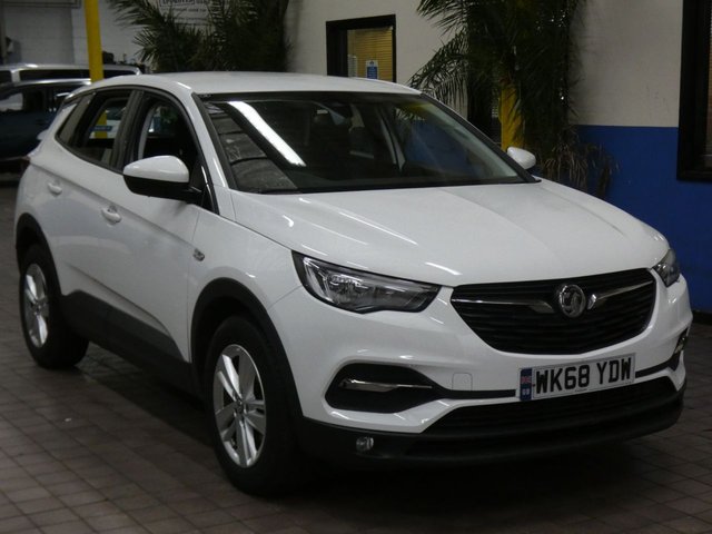 2019 68 Vauxhall Grandland X 1.2 SE S/S 5d 129 BHP