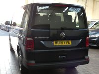 USED 2019 19 VOLKSWAGEN TRANSPORTER SHUTTLE 2.0 T32 TDI SHUTTLE S BMT 5d 101 BHP 8 SEATS AIR CON PARKING SENSORS 6 MONTHS GOLD WARRANTY
