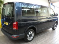 USED 2019 19 VOLKSWAGEN TRANSPORTER SHUTTLE 2.0 T32 TDI SHUTTLE S BMT 5d 101 BHP 8 SEATS AIR CON PARKING SENSORS 6 MONTHS GOLD WARRANTY