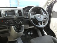 USED 2019 19 VOLKSWAGEN TRANSPORTER SHUTTLE 2.0 T32 TDI SHUTTLE S BMT 5d 101 BHP 8 SEATS AIR CON PARKING SENSORS 6 MONTHS GOLD WARRANTY