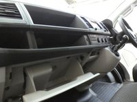 USED 2019 19 VOLKSWAGEN TRANSPORTER SHUTTLE 2.0 T32 TDI SHUTTLE S BMT 5d 101 BHP 8 SEATS AIR CON PARKING SENSORS 6 MONTHS GOLD WARRANTY