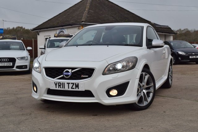 2011 11 Volvo C30 2.0 R-DESIGN 3d 145 BHP