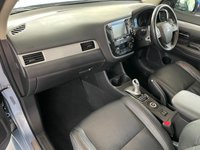 USED 2015 15 MITSUBISHI OUTLANDER 2.0 PHEV GX 4H 5d 162 BHP * FINANCE 8.9% APR / HOME DELIVERY*