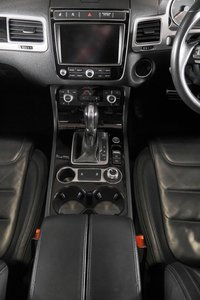 USED 2017 Y VOLKSWAGEN TOUAREG 3.0 V6 R-LINE PLUS TDI BLUEMOTION TECHNOLOGY 5d 259 BHP +HEATEDSEATS+RUNNINGBOARDS+