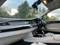 USED 2017 17 BMW 5 SERIES 3.0 535d Luxury Gran Turismo 5dr Panoramic Roof Heads Up Display