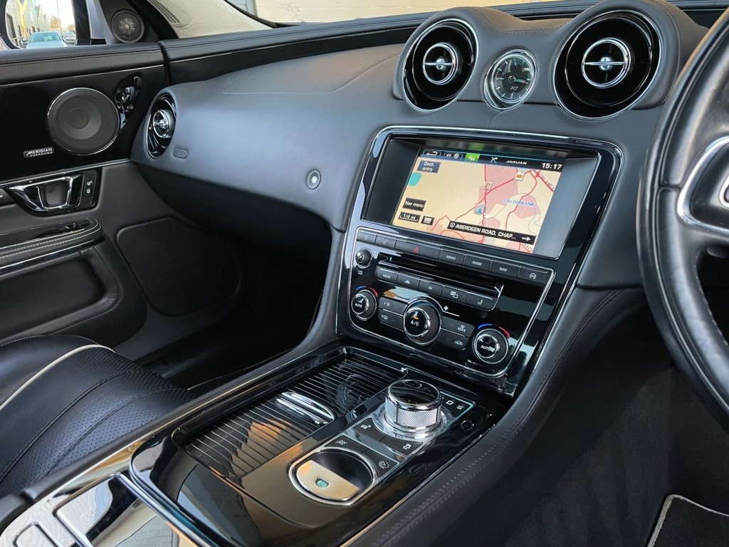 USED 2013 63 JAGUAR XJ 3.0 D V6 PORTFOLIO L 4d 275 BHP 