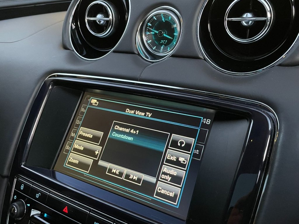 USED 2013 63 JAGUAR XJ 3.0 D V6 PORTFOLIO L 4d 275 BHP 