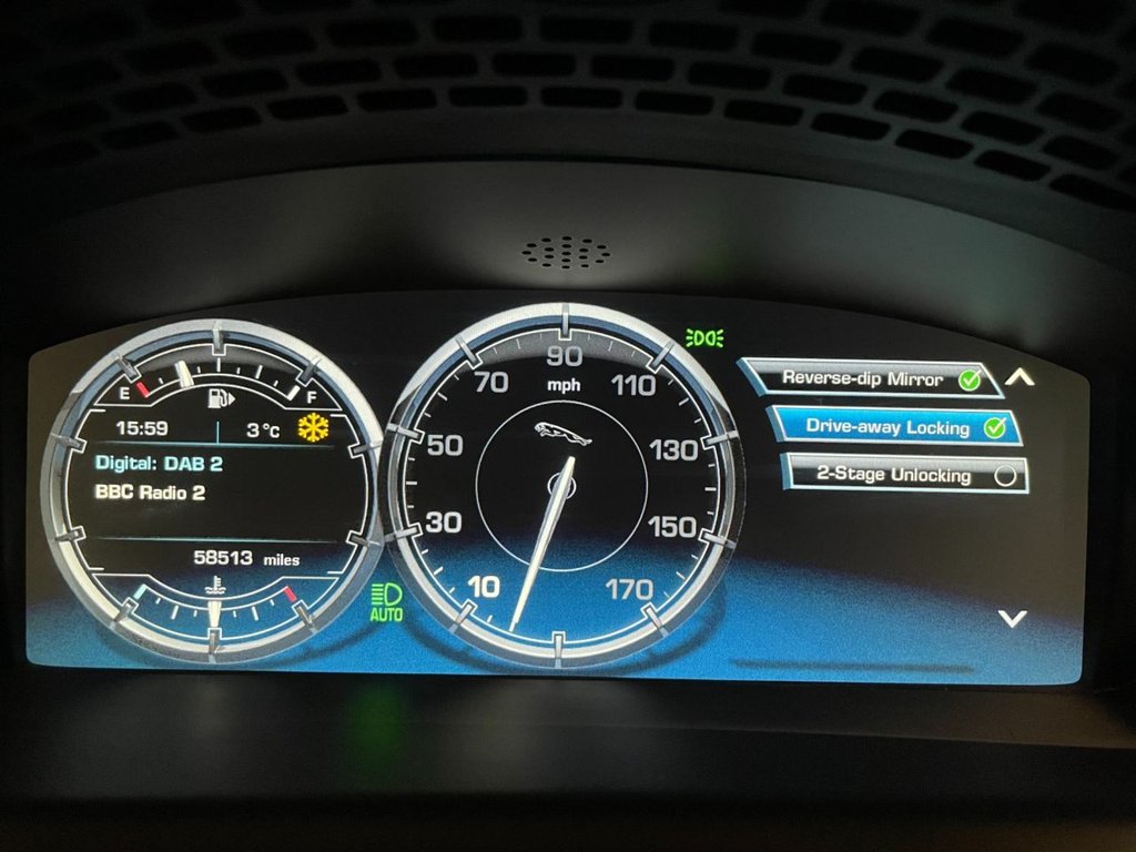 USED 2013 63 JAGUAR XJ 3.0 D V6 PORTFOLIO L 4d 275 BHP 