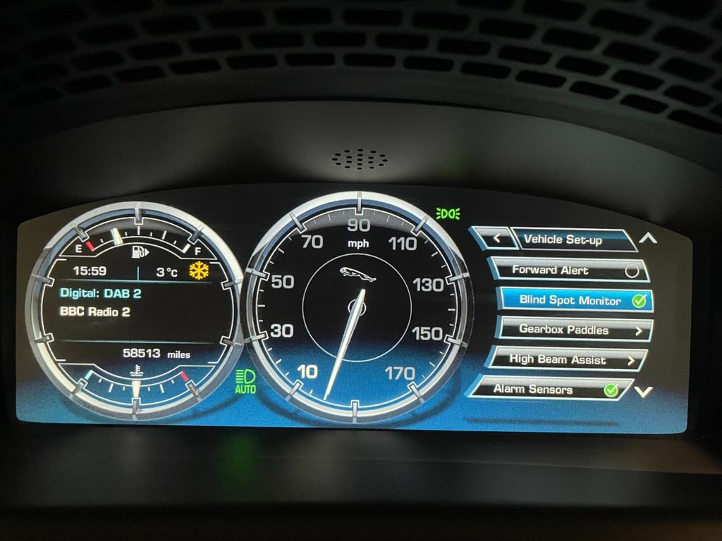 USED 2013 63 JAGUAR XJ 3.0 D V6 PORTFOLIO L 4d 275 BHP 