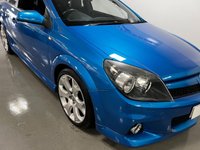 USED 2006 56 VAUXHALL ASTRA 2.0 VXR 3d 240 BHP * HALF LEATHER * PARK SENSORS * PRIVACY * AIR CON * 18" ALLOYS * 15 MAIN DEALER SERVICES *