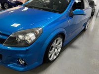 USED 2006 56 VAUXHALL ASTRA 2.0 VXR 3d 240 BHP * HALF LEATHER * PARK SENSORS * PRIVACY * AIR CON * 18" ALLOYS * 15 MAIN DEALER SERVICES *