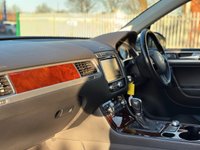 USED 2015 15 VOLKSWAGEN TOUAREG 3.0 V6 SE TDI BLUEMOTION TECHNOLOGY 5d 202 BHP 