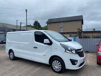 2017 VAUXHALL VIVARO