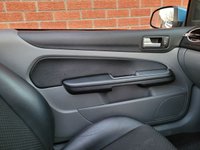 USED 2010 10 FORD FOCUS 2.0 CC3 2d 144 BHP 