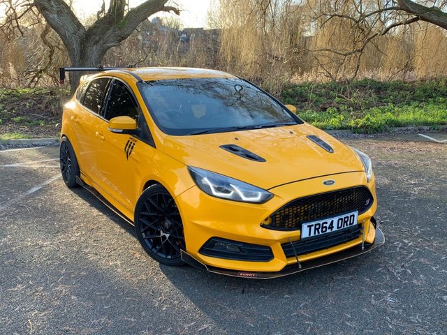 2015 64 Ford Focus 2.0 ST-2 5d 247 BHP