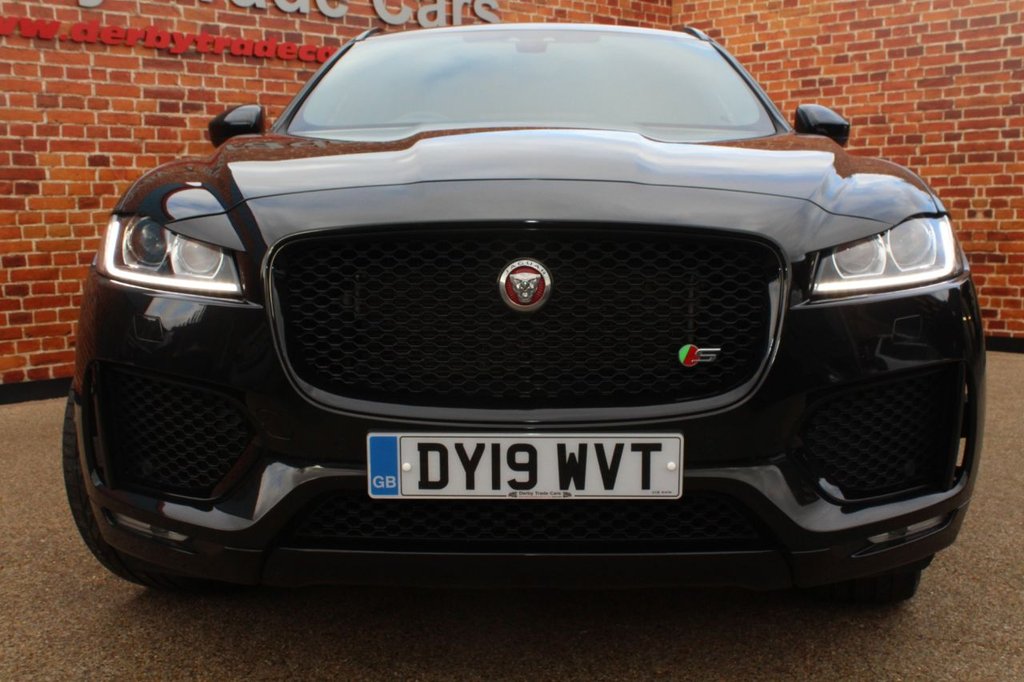 2019 Jaguar F-Pace S Awd £34,990 