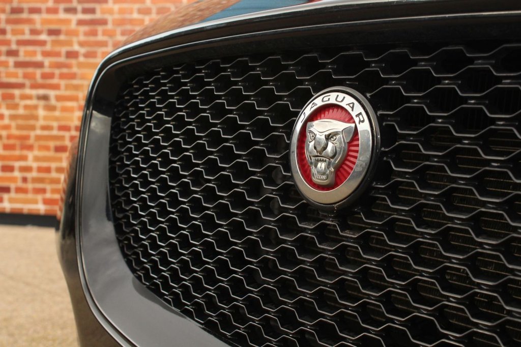 2019 Jaguar F-Pace S Awd £34,990