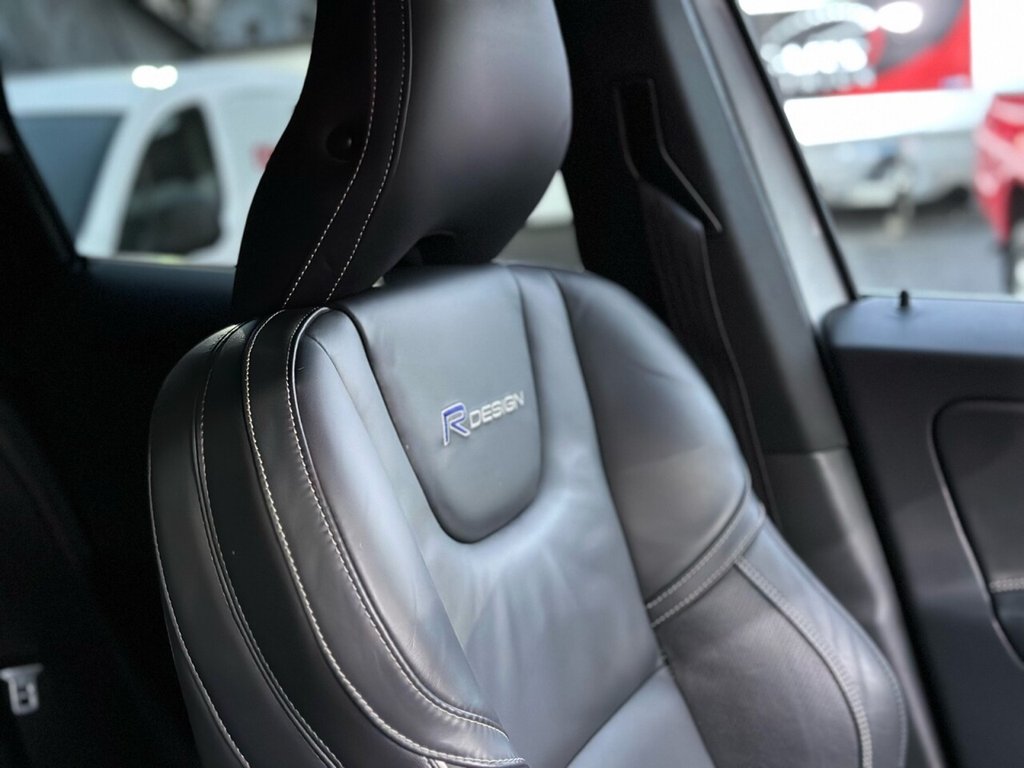 USED 2014 64 VOLVO XC60 2.4 D4 R-DESIGN LUX NAV AWD 5d 178 BHP HARMAN KARDON SOUND SYSTEM