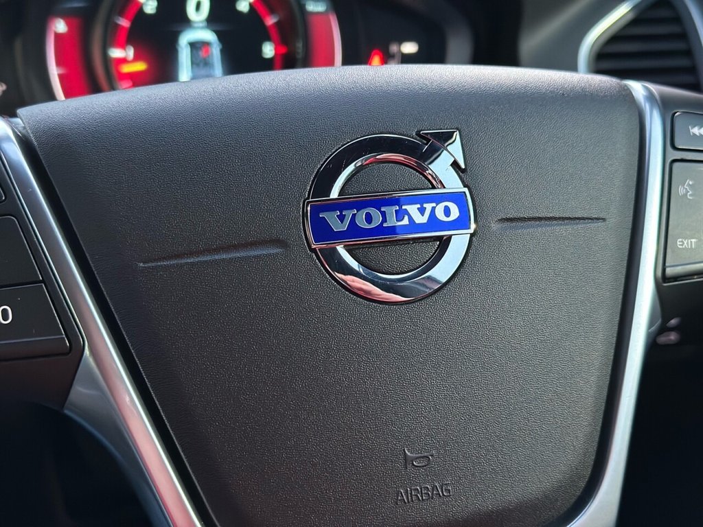 USED 2014 64 VOLVO XC60 2.4 D4 R-DESIGN LUX NAV AWD 5d 178 BHP HARMAN KARDON SOUND SYSTEM