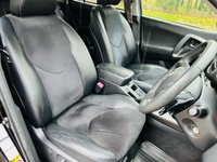 USED 2011 11 TOYOTA RAV4 2.0 XT-R VALVEMATIC  5d 158 BHP AUTOMATIC 4 WHEEL DRIVE