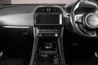 USED 2019 69 JAGUAR F-PACE 2.0 CHEQUERED FLAG AWD 5d 178 BHP +ONE OWNER, FULL SERVICE HISTORY+