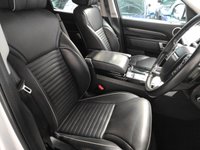USED 2017 17 LAND ROVER DISCOVERY 3.0 TD6 HSE LUXURY 5d 255 BHP 1 Owner Rear Entertainment