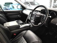 USED 2017 17 LAND ROVER DISCOVERY 3.0 TD6 HSE LUXURY 5d 255 BHP 1 Owner Rear Entertainment