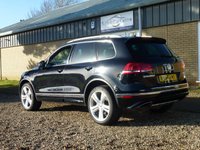 USED 2016 66 VOLKSWAGEN TOUAREG 3.0 V6 R-LINE PLUS TDI BLUEMOTION TECHNOLOGY 5d 259 BHP www.suffolkcarcentre.co.uk - Located at Reydon