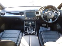 USED 2016 66 VOLKSWAGEN TOUAREG 3.0 V6 R-LINE PLUS TDI BLUEMOTION TECHNOLOGY 5d 259 BHP www.suffolkcarcentre.co.uk - Located at Reydon